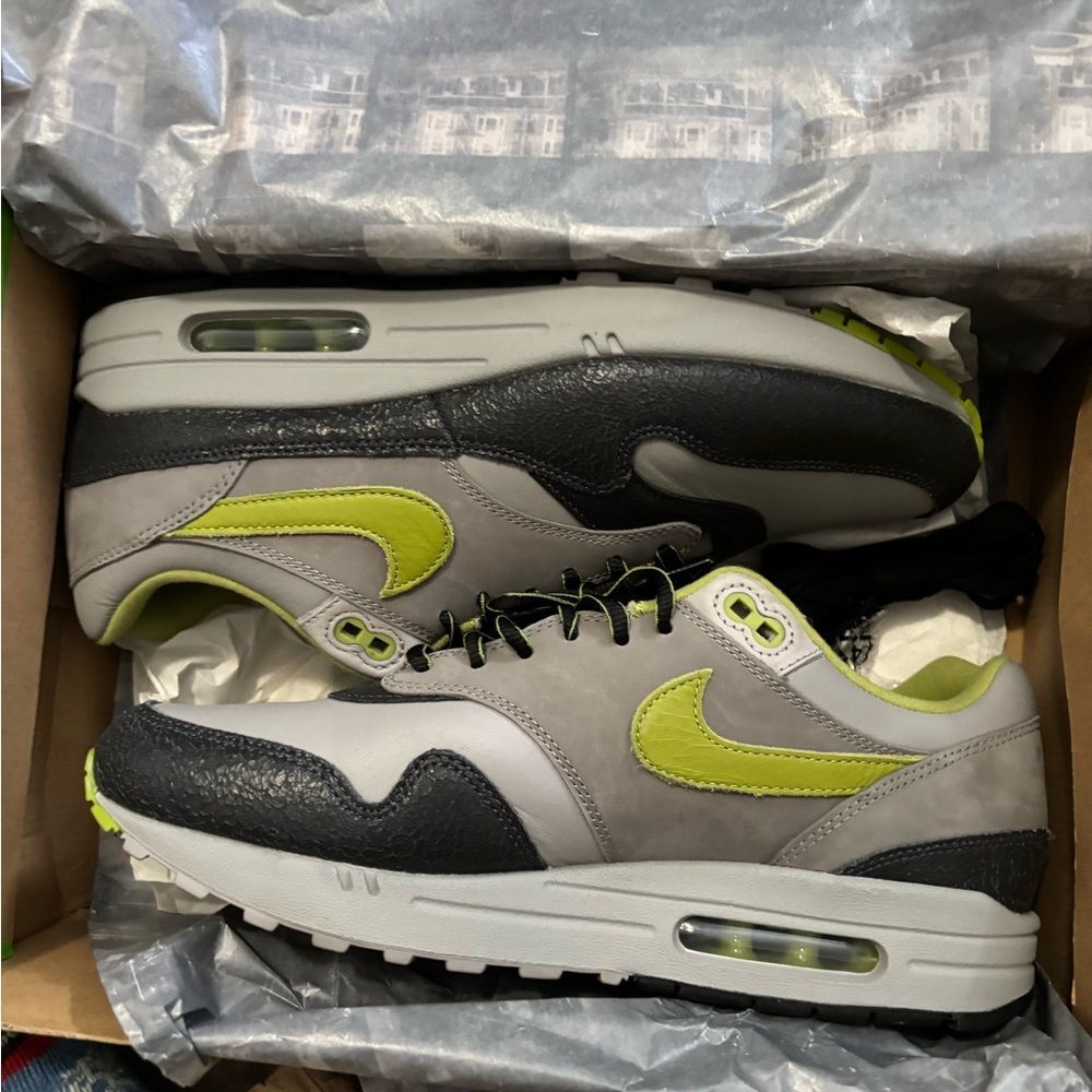 Huf x Nike Airmax 1 size 10.5